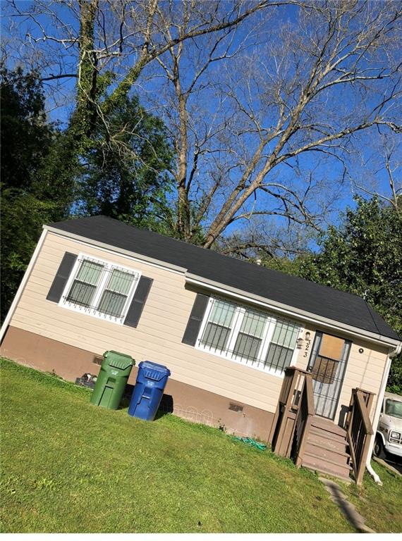 Investor Special! Located in Florida Heights, this 2-bedroom, 1-bath home is a fantastic opportunity located just minutes from downtown Atlanta and the Mercedes-Benz Stadium, which is set to host games for the 2026 FIFA World Cup—bringing even more growth and visibility to the area. Currently rented to a long-term Section 8 tenant with $1,200/month fully paid by the Atlanta Housing Authority—well below market rent, offering room for future upside.
The property features a new roof (2020) and a brand-new HVAC/furnace (2025), providing peace of mind for major systems. With an ARV of $220K, this is a prime fix-and-flip, buy-and-hold, or short-term rental opportunity. Its close proximity to key Atlanta attractions makes it an ideal candidate for Airbnb or other vacation rental platforms.
Don’t miss out on this income-producing property with strong potential for appreciation, rental flexibility, and long-term growth!
**There is a long-term tenant currently in place.