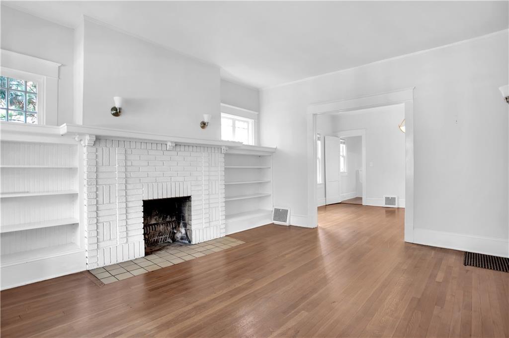 1305 N Morningside Dr NE