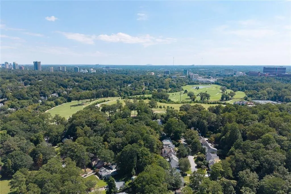 Atlanta, Georgia 30305, United States, 5 Bedrooms Bedrooms, ,3 BathroomsBathrooms,Residential,Active,206595