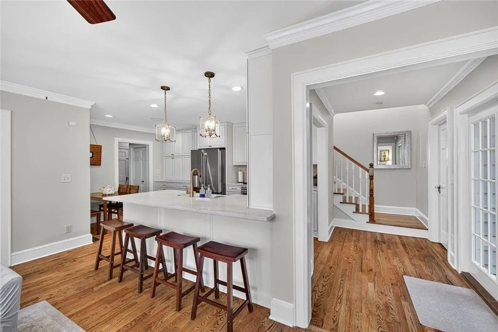 Atlanta, Georgia 30305, United States, 5 Bedrooms Bedrooms, ,3 BathroomsBathrooms,Residential,Active,206595