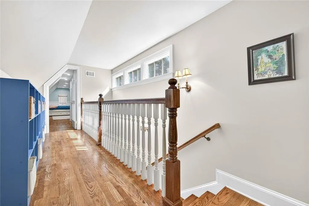 Atlanta, Georgia 30305, United States, 5 Bedrooms Bedrooms, ,3 BathroomsBathrooms,Residential,Active,206595