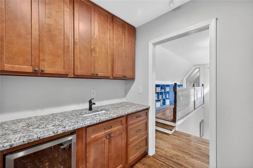 Atlanta, Georgia 30305, United States, 5 Bedrooms Bedrooms, ,3 BathroomsBathrooms,Residential,Active,206595