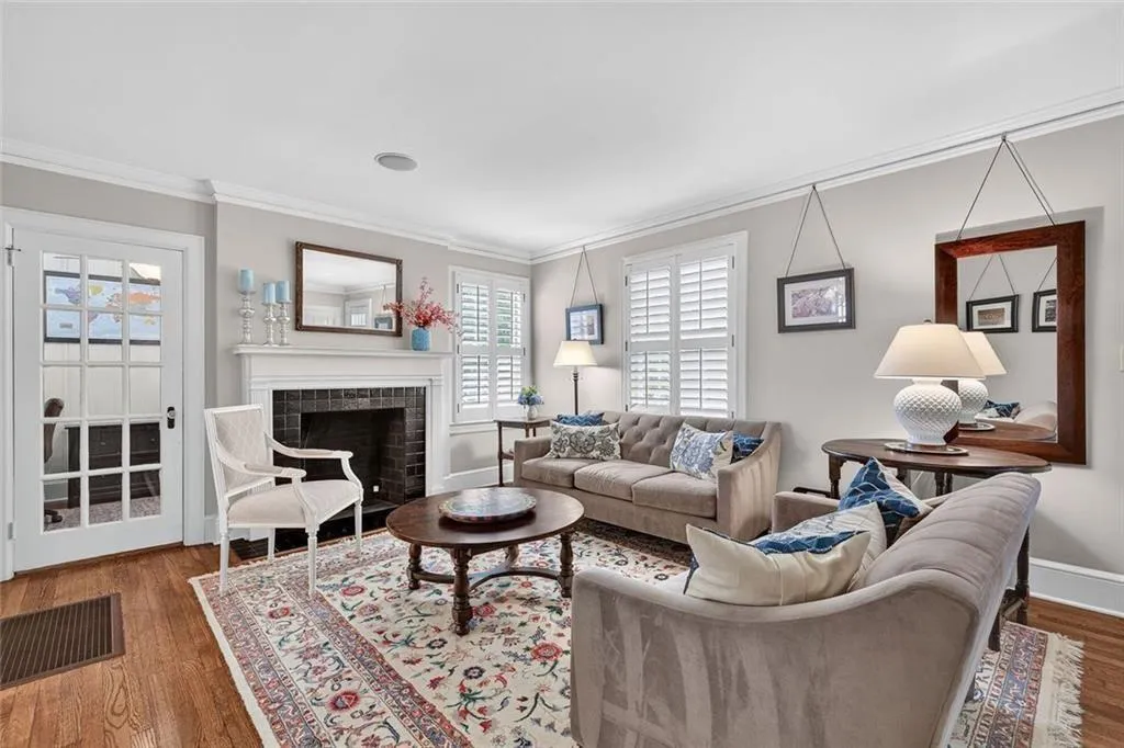 Atlanta, Georgia 30305, United States, 5 Bedrooms Bedrooms, ,3 BathroomsBathrooms,Residential,Active,206595