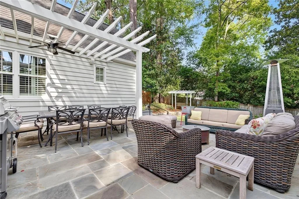 Atlanta, Georgia 30305, United States, 5 Bedrooms Bedrooms, ,3 BathroomsBathrooms,Residential,Active,206595