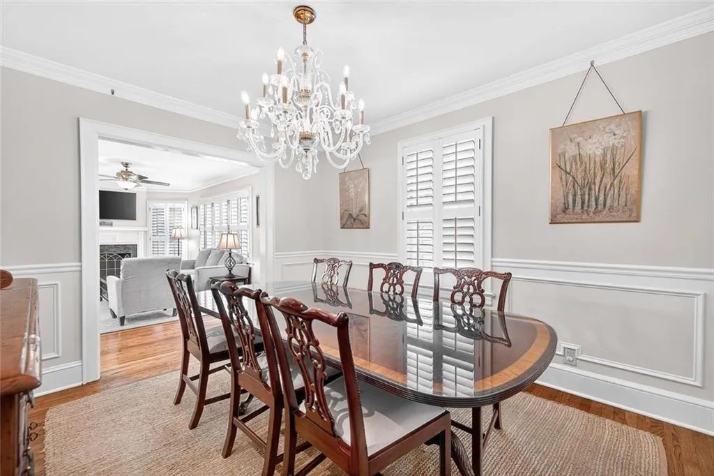 Atlanta, Georgia 30305, United States, 5 Bedrooms Bedrooms, ,3 BathroomsBathrooms,Residential,Active,206595