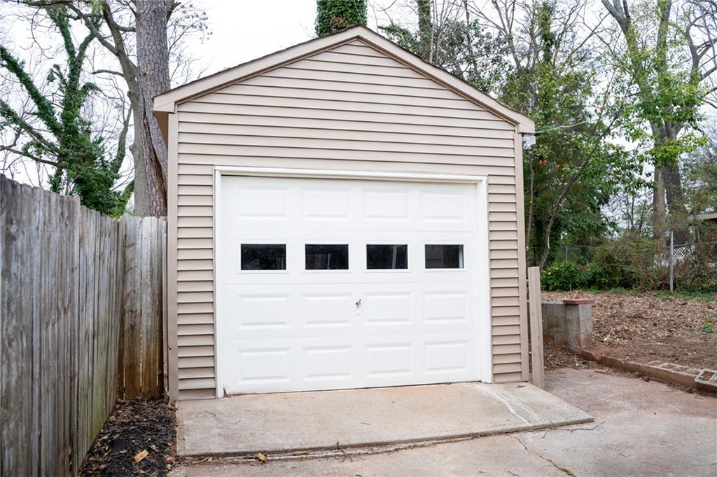 1395 Winburn Drive, East Point, Georgia image 38