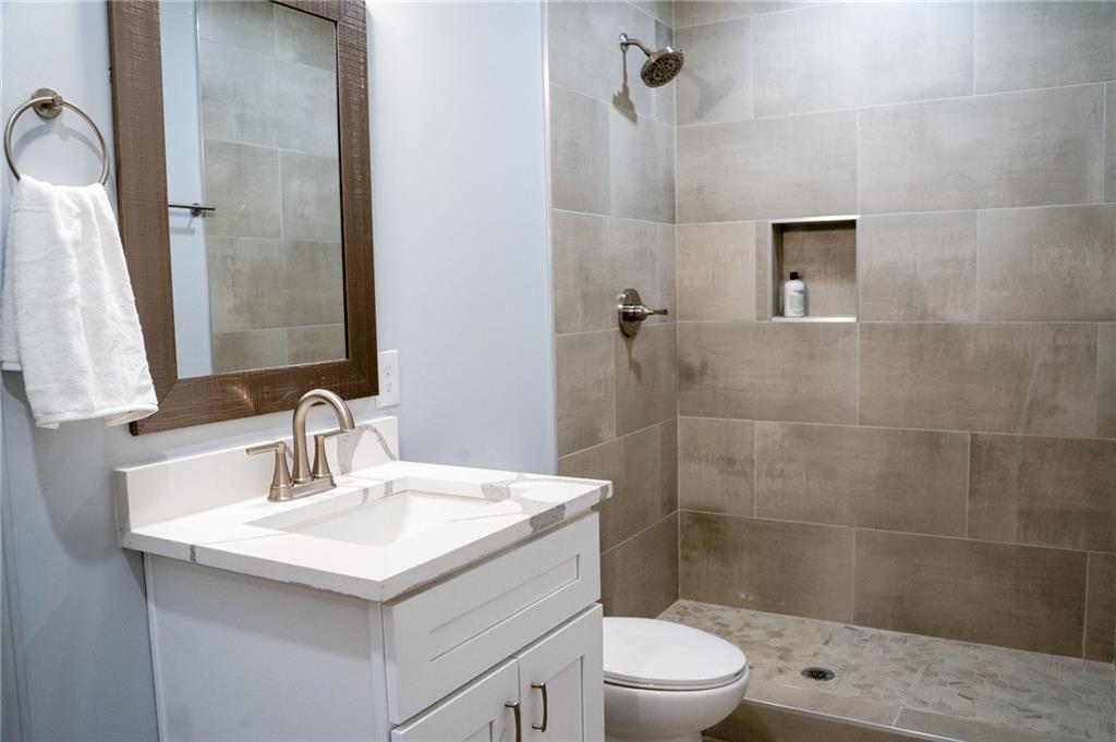 1395 Winburn Drive, East Point, Georgia image 22