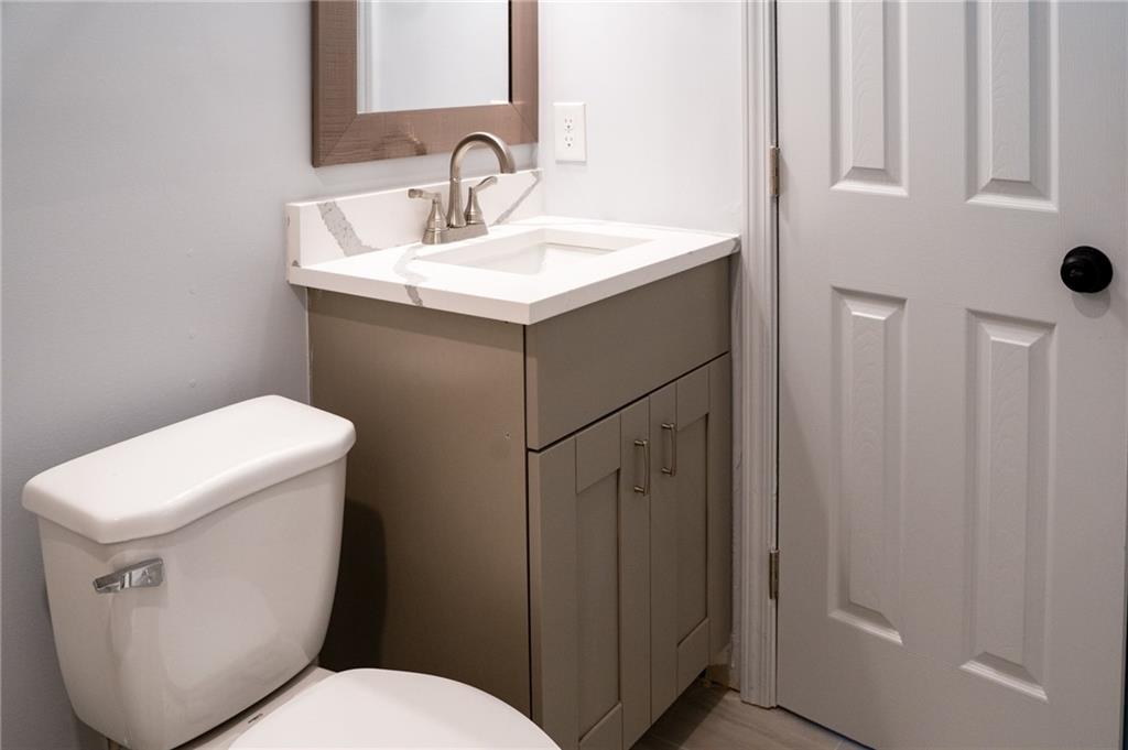 1395 Winburn Drive, East Point, Georgia image 35