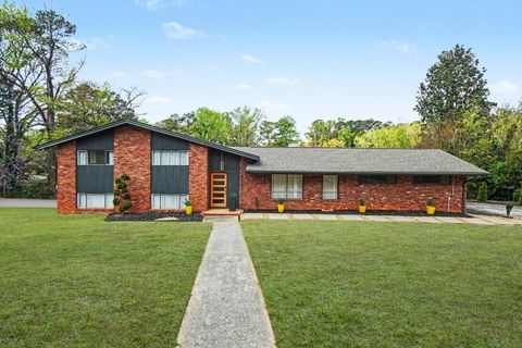 4233 Palm Springs Drive East Point GA 30344