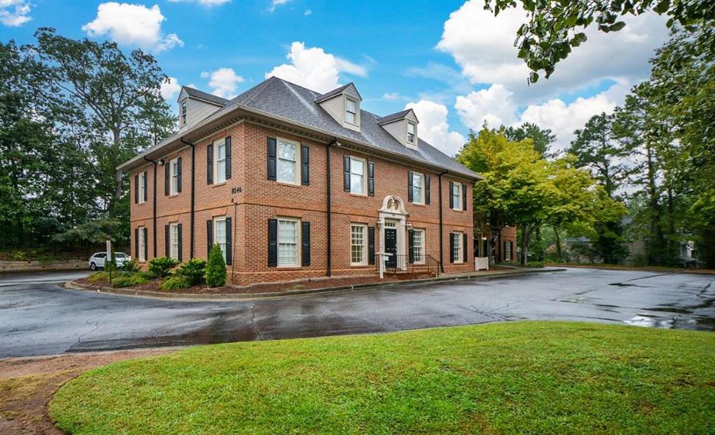 Built in 1984 as the Brantley Building, this boutique office building is well situated. Prime North Sandy Springs/Fulton County location in great Central Perimeter location on Roswell Road with high traffic volume. Easy access to GA-400 at Northridge and North Springs MARTA heavy rail station. On MARTA bus line and excellently positioned for commute and access to nearby amenities. Beautiful offices with upgraded finishes. Newly renovated with break room, private bathroom, paint. Satin nickel hardware throughout. Tenant controlled HVAC. Three 1000 sq. ft suites available.
Ideal for accountants, attorneys, consultants, real estate agents, property managers, training center, telecom center, testing facility. Available for modifications to fit needs. 1 mile from Georgia 400 and Northridge Road. Easy access to MARTA North Springs for 40 minute direct travel to the Airport. 35 minutes to Hartsfield-Jackson Atlanta International Airport by car. Restaurants and shopping nearby. Suburban location with contemporary feel. Lots of outdoor space for relaxation (Morgan Falls Overlook Park, Big Tree Forest Preserve, Chattahoochee River National Park)