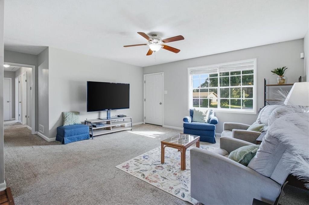950 Meadowbrook Lane NW