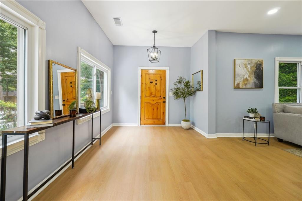 1382 Elizabeth Lane