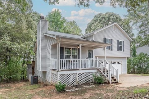 A home in Flowery Branch