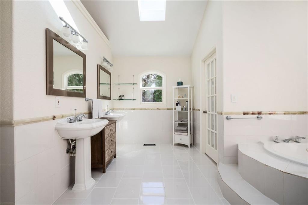 3290 Coachmans Way, Roswell, Georgia image 25