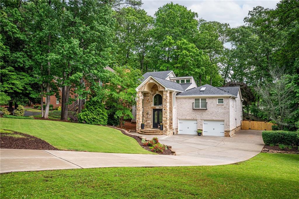 3290 Coachmans Way, Roswell, Georgia image 2