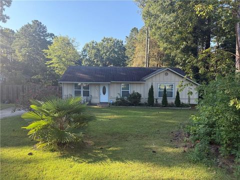 Homes For Sale - 158 Ashwood Court<br/> Riverdale, GA 30274