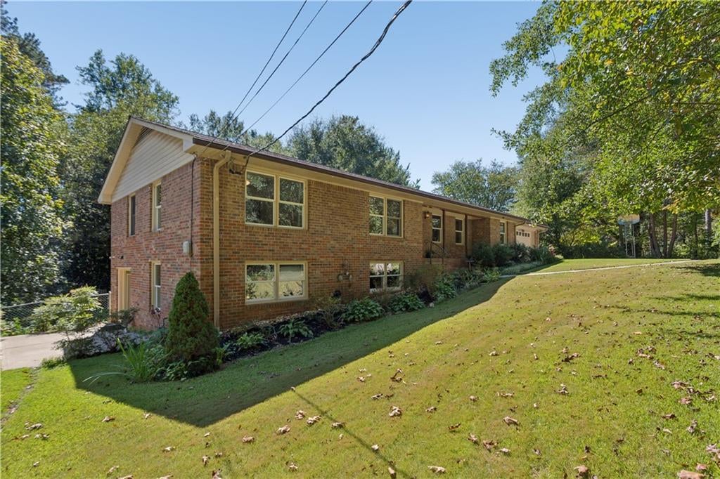 2458 Emory Lane NE