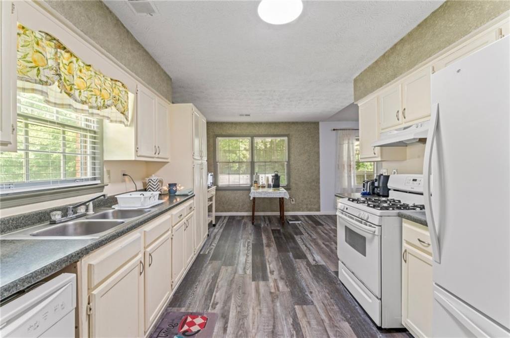 Emerald Hills - Residential