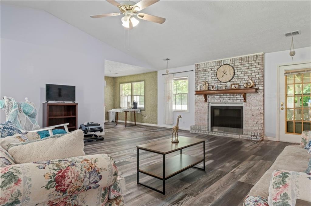 Emerald Hills - Residential