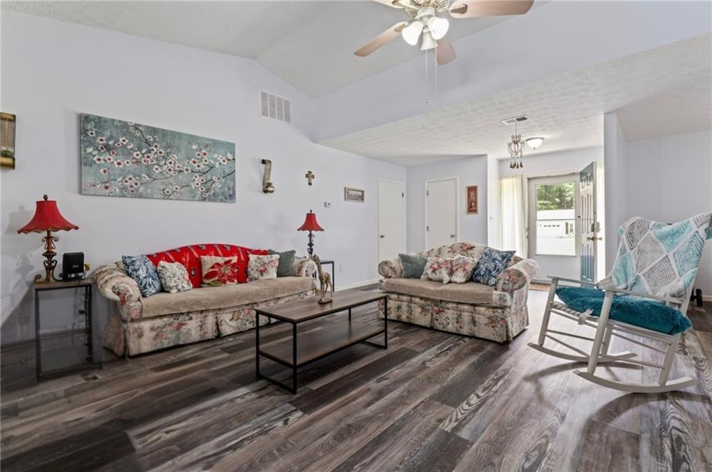 Emerald Hills - Residential