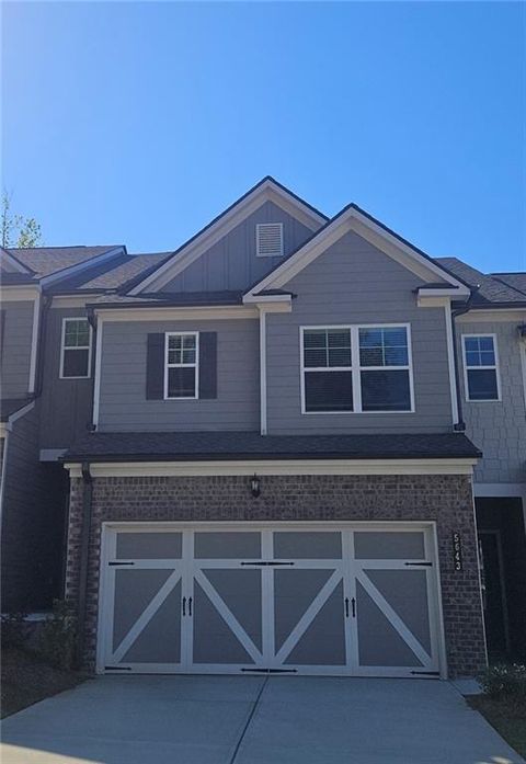 Townhouse For Sale - 5643 Chickory Drive<br/> Hall County, Flowery Branch, GA 30542