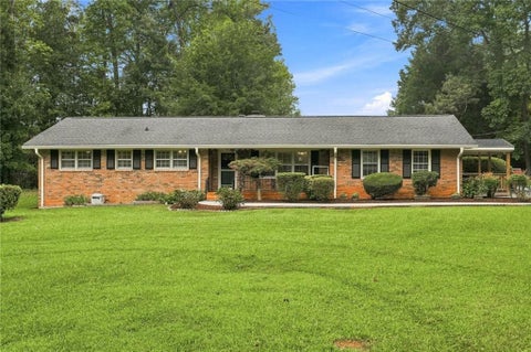Homes For Sale - 2633 Creek Lane<br/> Snellville, GA 30078
