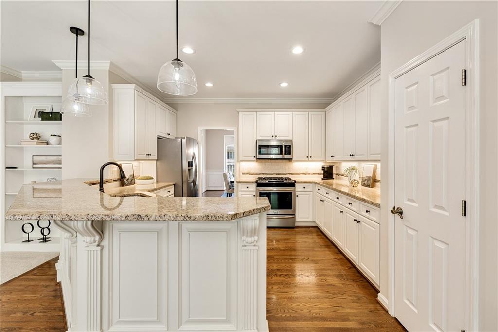 1545 Briers Chute