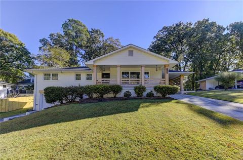 Photo of 2325 Elmwood Circle SE, Atlanta, GA 30339 (MLS # 7719319)