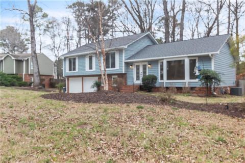 Photo of 4497 Glenforest Drive NE, Roswell, GA 30075 (MLS # 7744208)