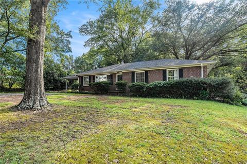 A home in Toccoa