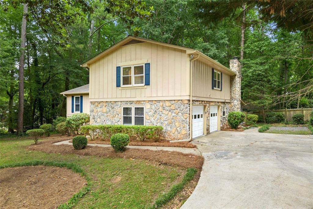 Roswell Downs - Residential