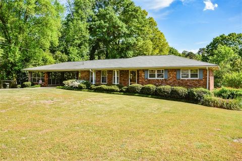Photo of 920 Chesterfield Drive, Marietta, GA 30066 (MLS # 7751134)