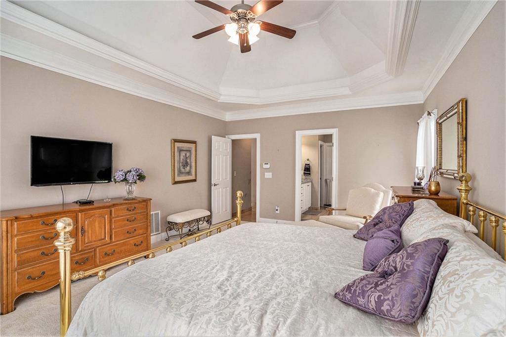Hampton Manor - Residential