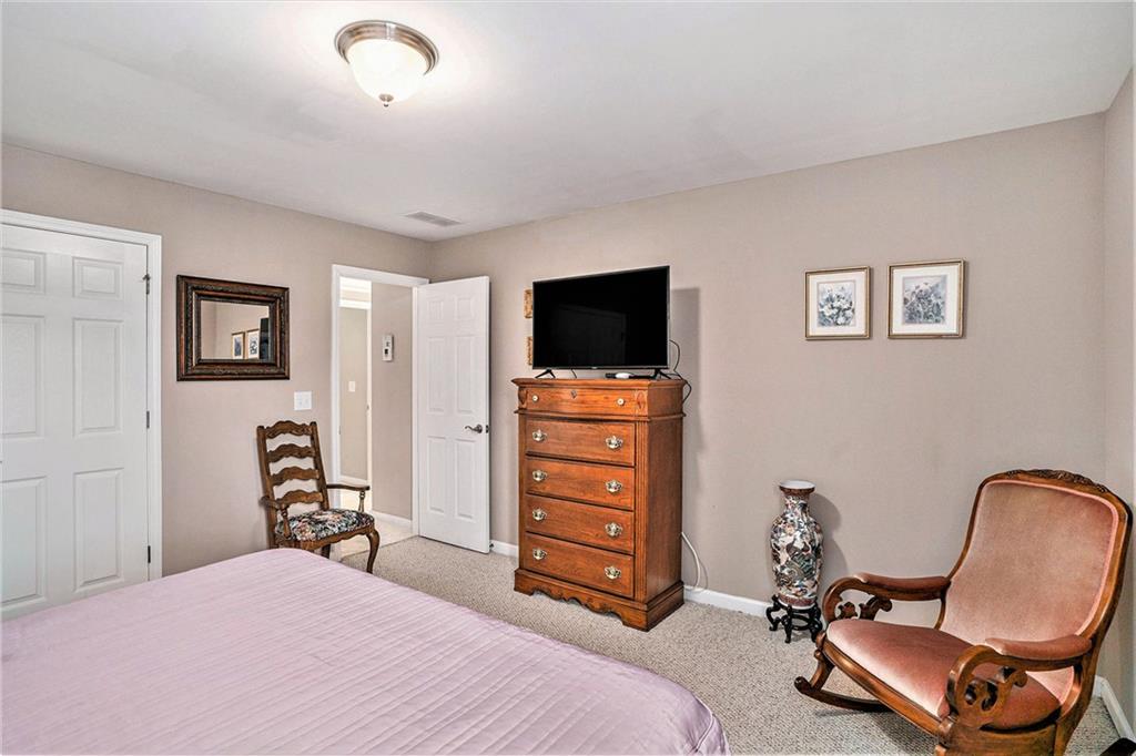Hampton Manor - Residential