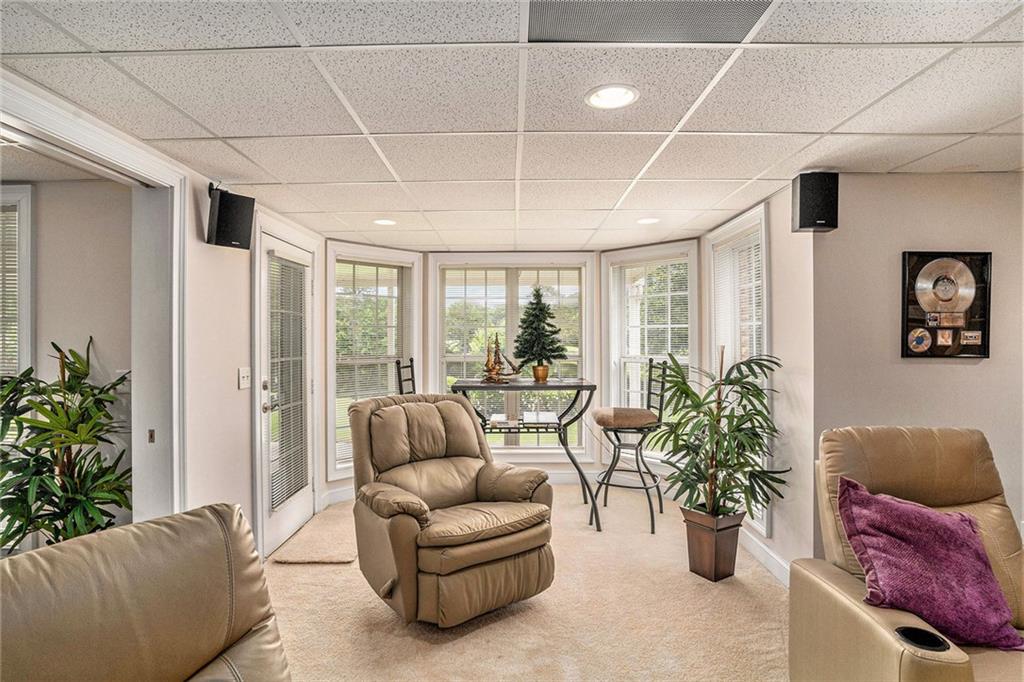 Hampton Manor - Residential