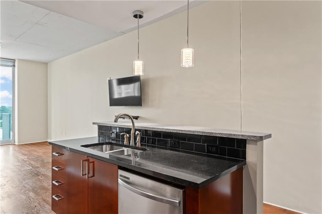361 17th Street NW 1021