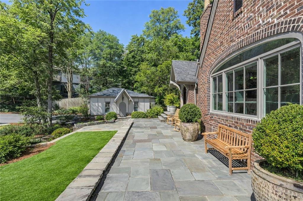 120 Peachtree Way NE