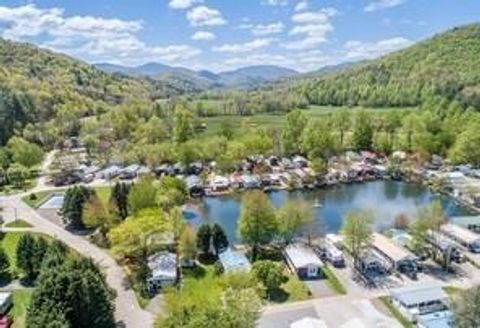 A home in Hiawassee