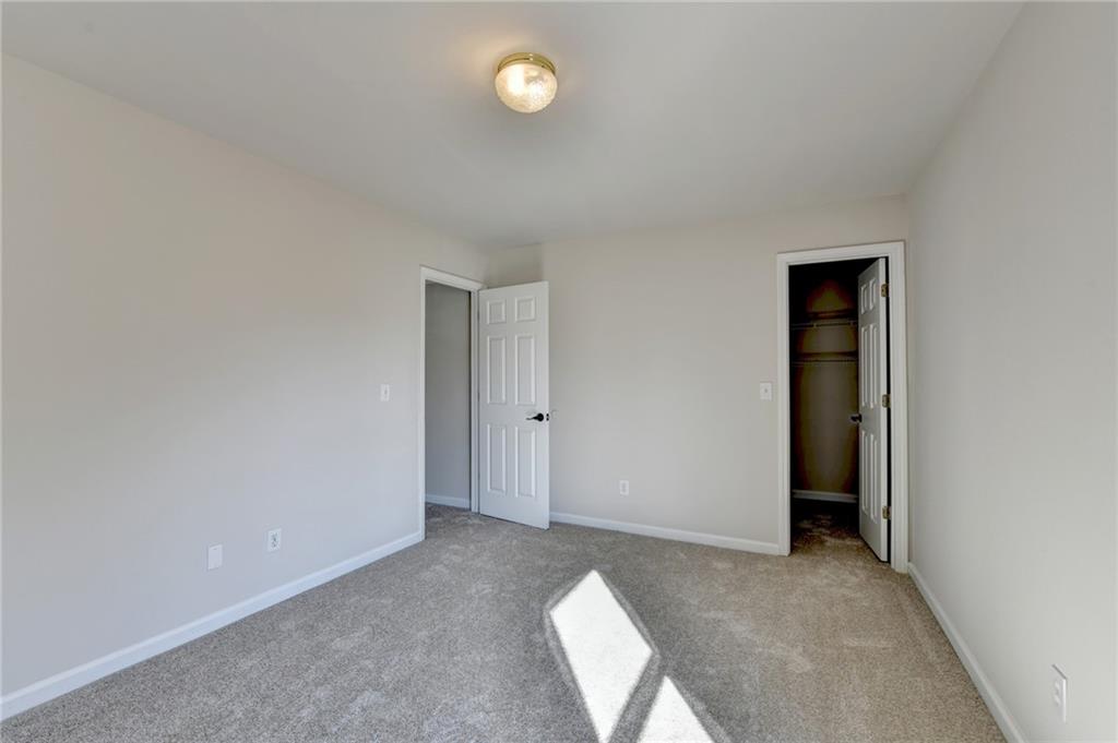St.Charles /square - Residential