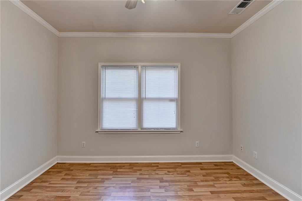 St.Charles /square - Residential