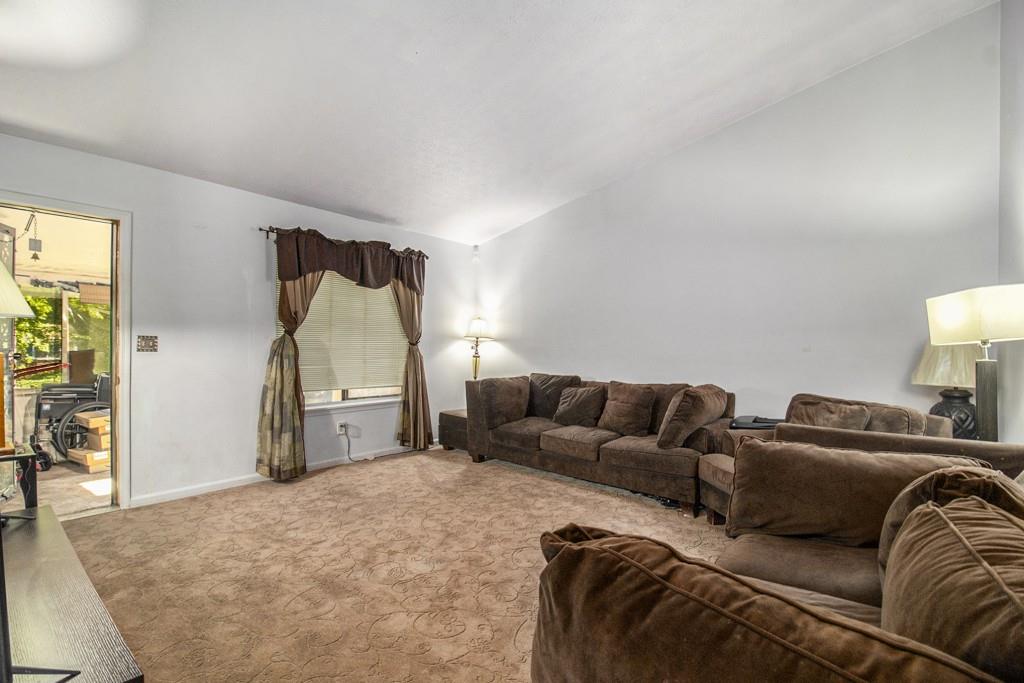 161 Aaron Court, Riverdale, Georgia image 3