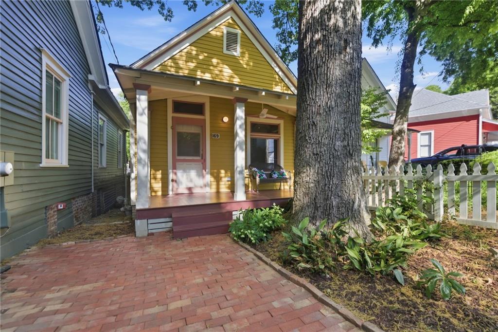 169 Powell Street SE