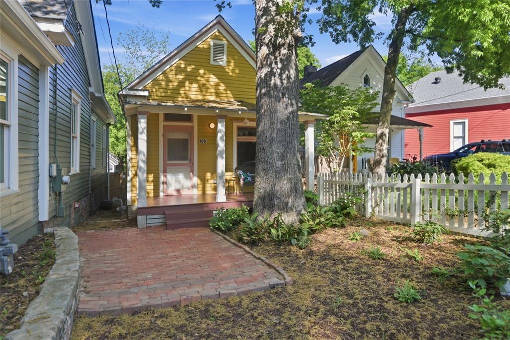 169 Powell Street SE