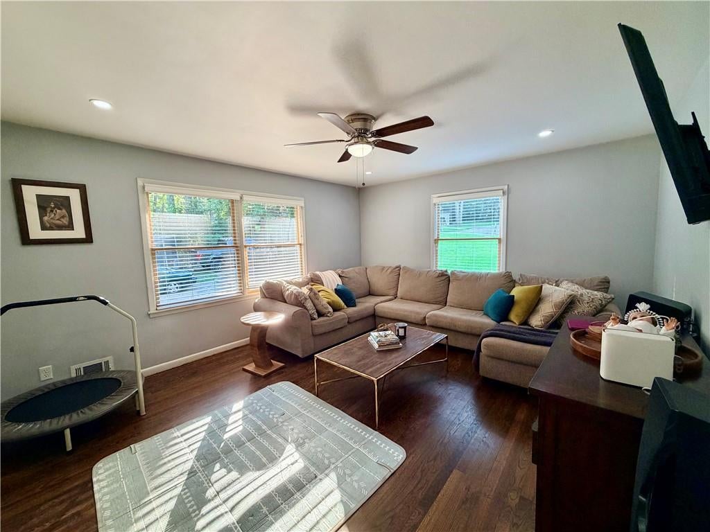 4992 Green Oak Drive SW