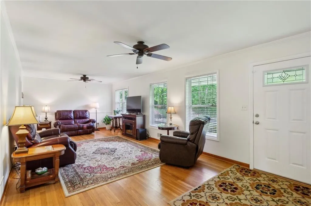 Mableton, Georgia 30126, United States, 3 Bedrooms Bedrooms, ,2 BathroomsBathrooms,Residential,Pending,123003