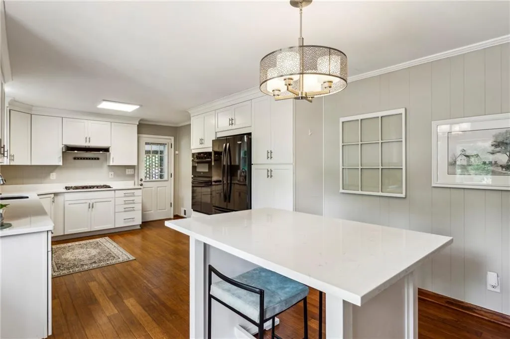 Mableton, Georgia 30126, United States, 3 Bedrooms Bedrooms, ,2 BathroomsBathrooms,Residential,Pending,123003