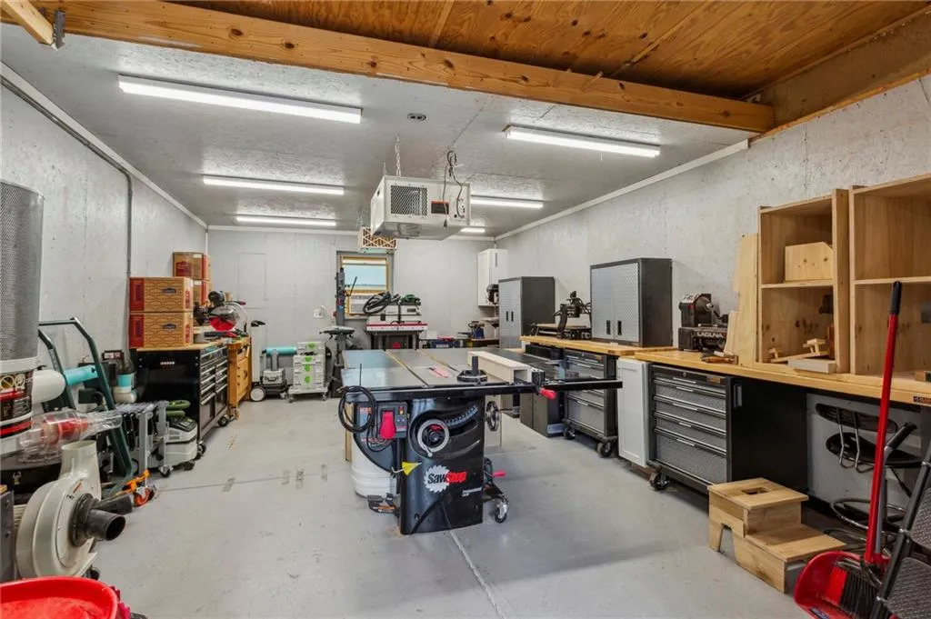 Mableton, Georgia 30126, United States, 3 Bedrooms Bedrooms, ,2 BathroomsBathrooms,Residential,Pending,123003