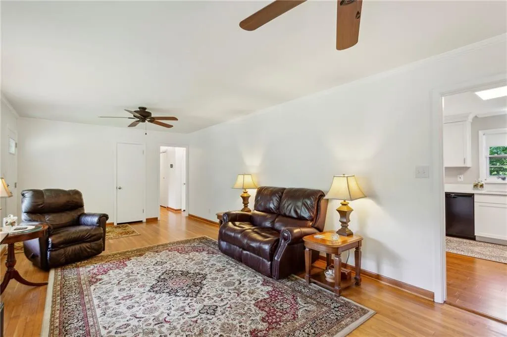 Mableton, Georgia 30126, United States, 3 Bedrooms Bedrooms, ,2 BathroomsBathrooms,Residential,Pending,123003