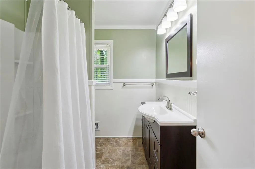 Mableton, Georgia 30126, United States, 3 Bedrooms Bedrooms, ,2 BathroomsBathrooms,Residential,Pending,123003