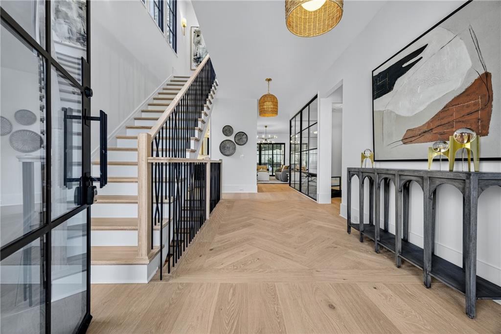 991 Courtenay Drive NE